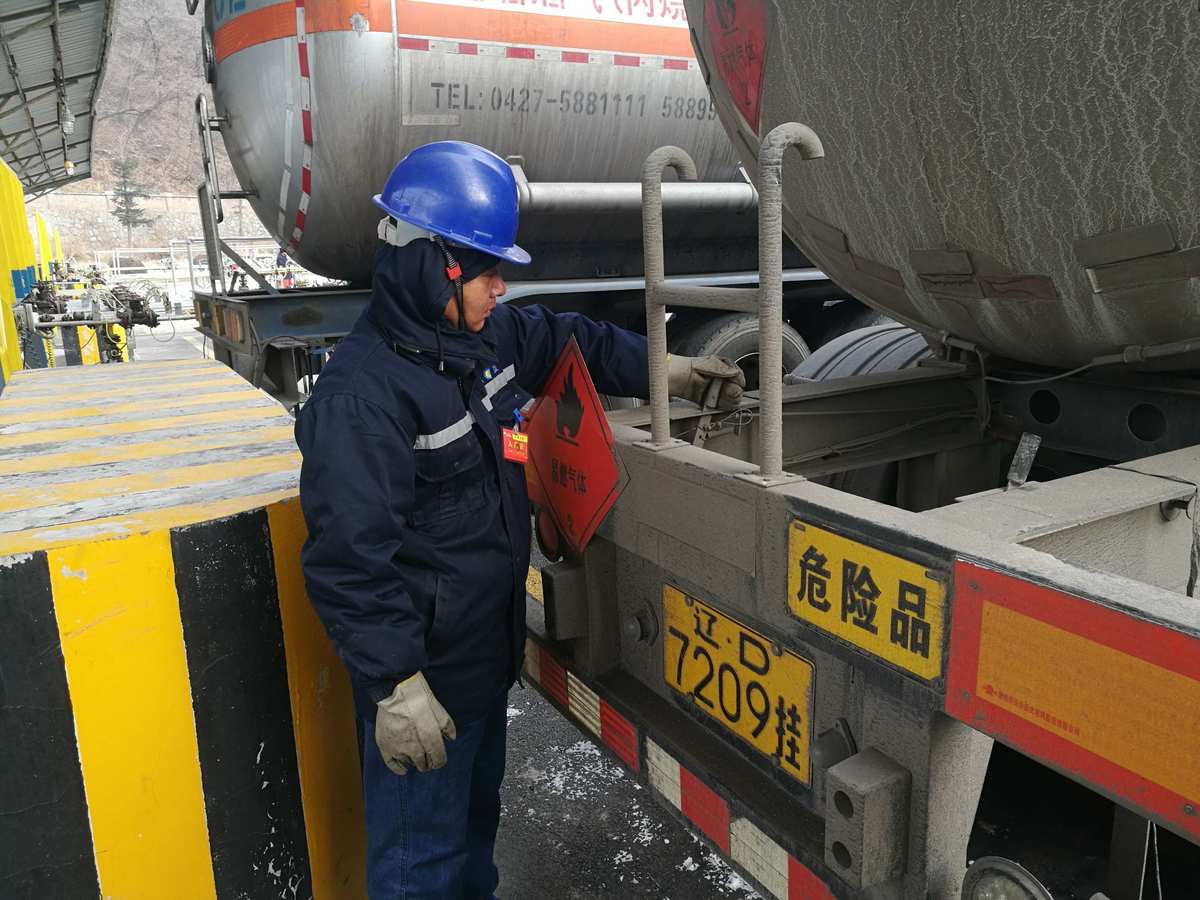 化学危险品双人双锁制度_危险品需要双人双锁管理吗_危险品实行双人保管