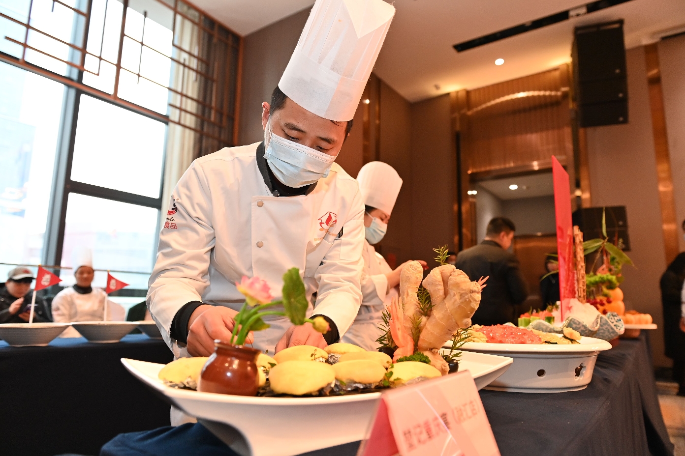 香视频_我爱发明锅糍片片香视频_潘远香视频领奖视频