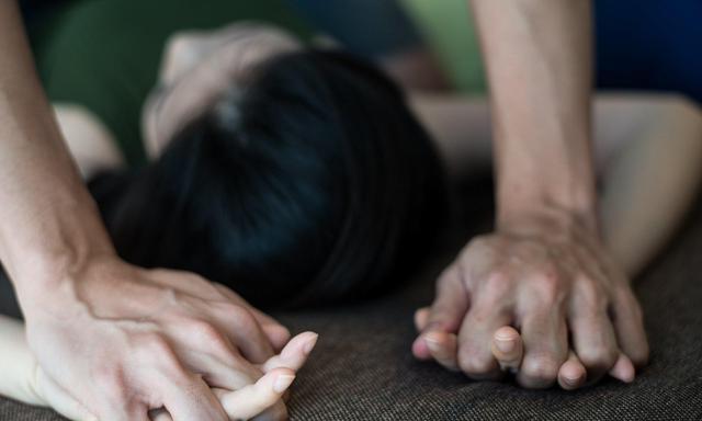 多娜多娜一起干坏事吧_贾斯丁比伯干过的坏事_干多坏事女儿被轮奸
