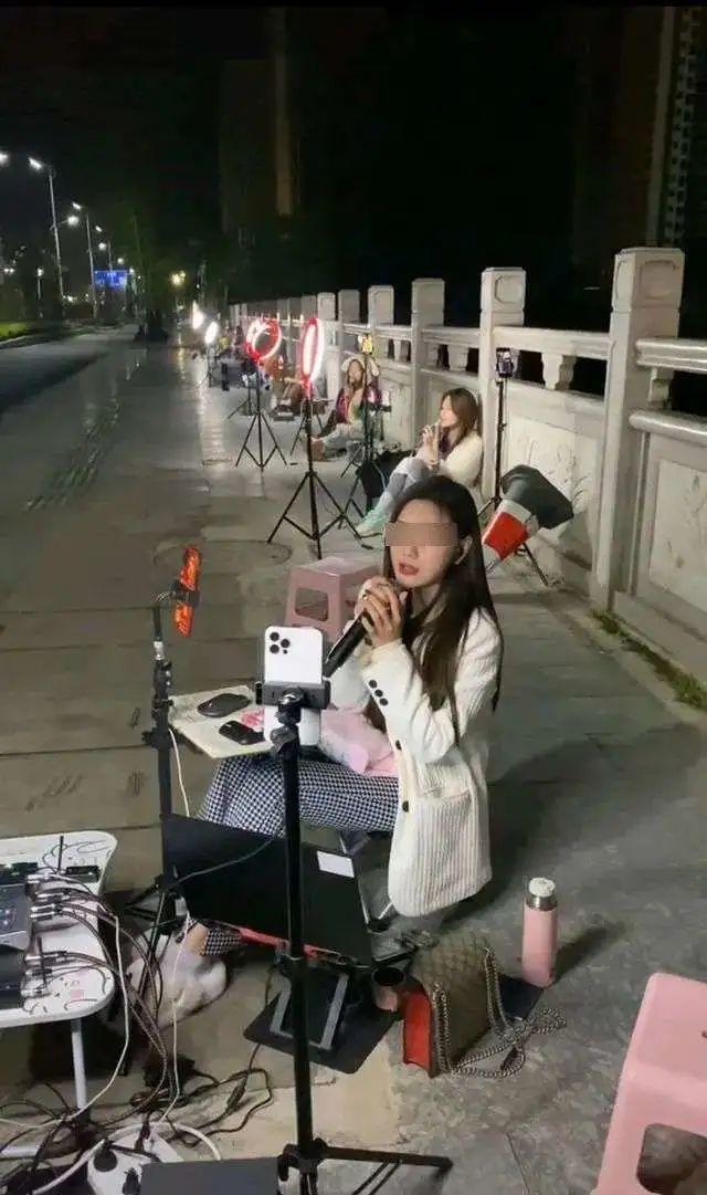 百度游戏直播助手_百战直播助手手机直播游戏_直播助手百战手机游戏怎么玩