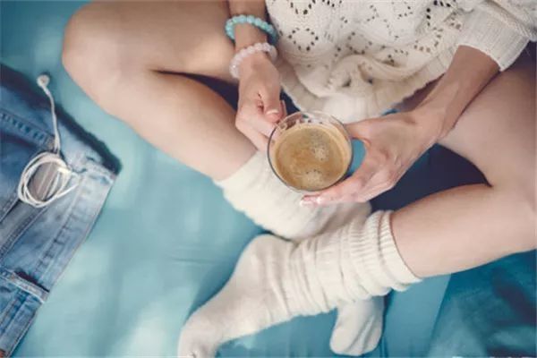 打完篮球膝盖下一寸疼_玻尿酸打完下巴涨疼_打完手机游戏脚疼怎么缓解