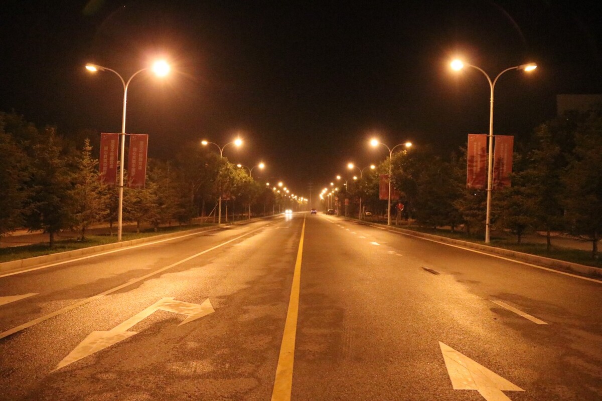 白夜手游_白夜玩手机游戏_白夜玩手机游戏的危害