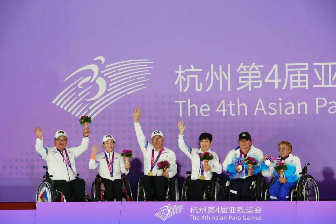 扔球手机游戏_古老的地掷球手机游戏_小明和小强玩掷硬币的游戏