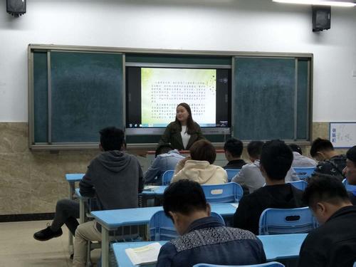 关于理想的班会小游戏,班会小游戏中的理想探索之旅